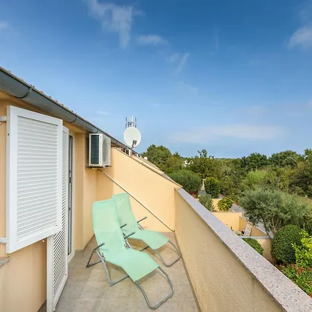 In Li Njan Near Bora * Ližnjan