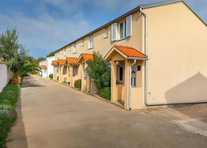 In Li Njan Near Bora Appartement Ližnjan