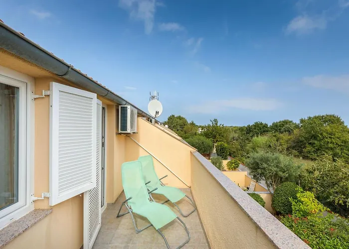 In Li Njan Near Bora * Ližnjan